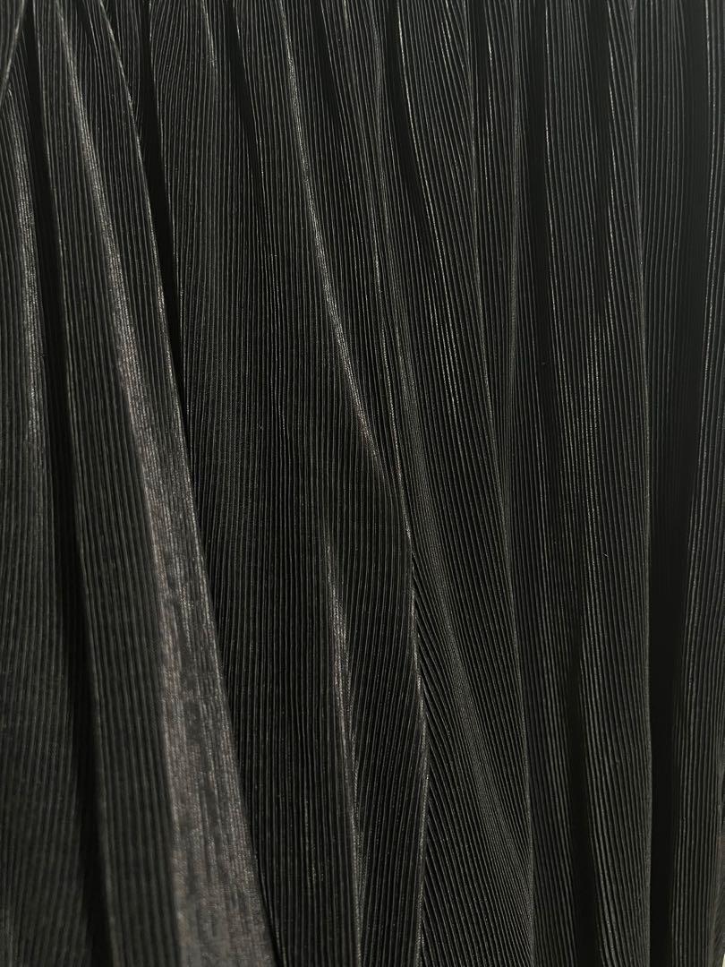 HIGH QUALITY PLEATED PANTS (Category: Other Bottoms) located in Manila. Submitted by offbeyondph (Listing ID 1171449358, Image 3). Description: .