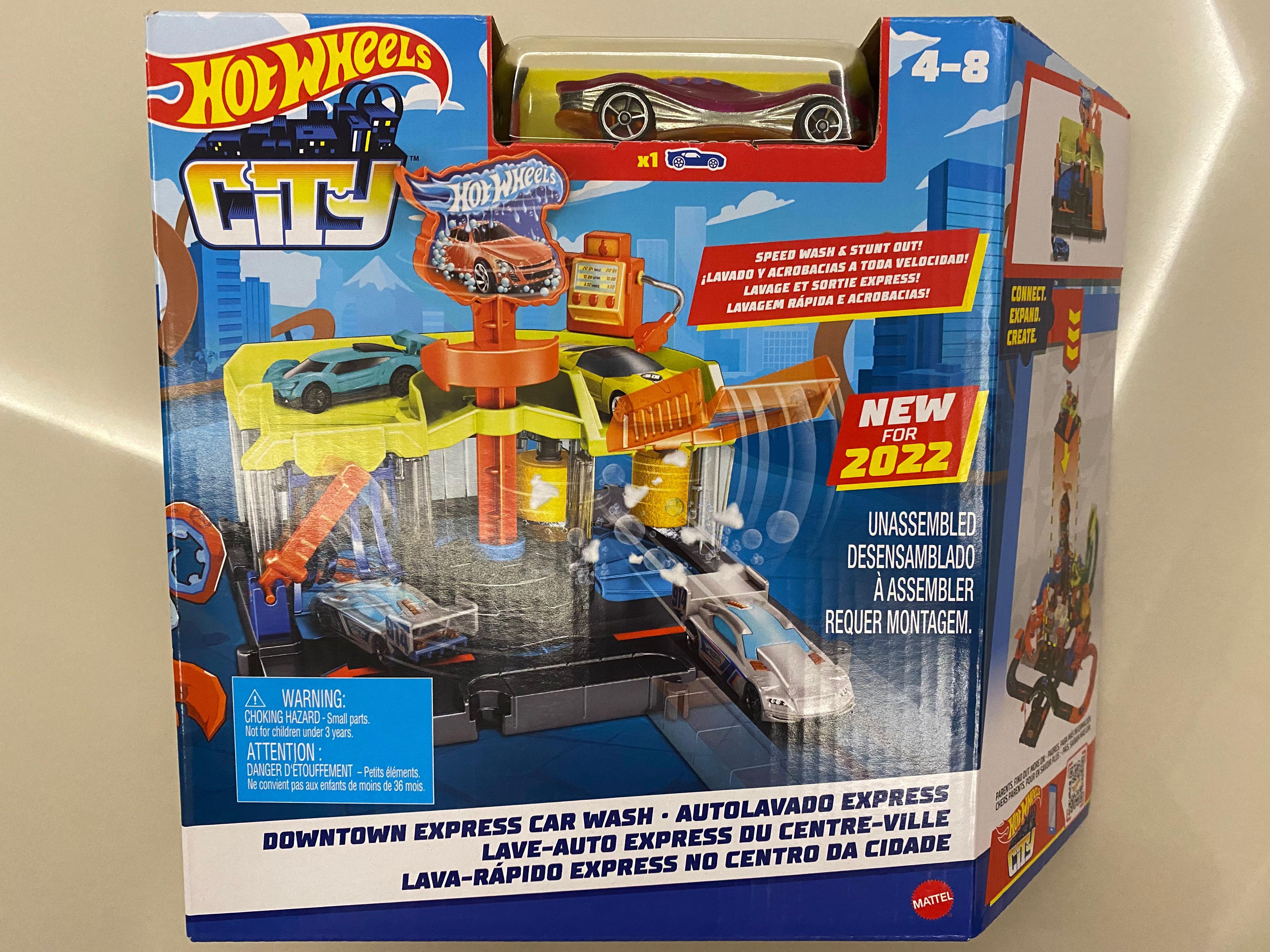 Hot Wheels City Downtown Express Car Wash Playset with 1 Car