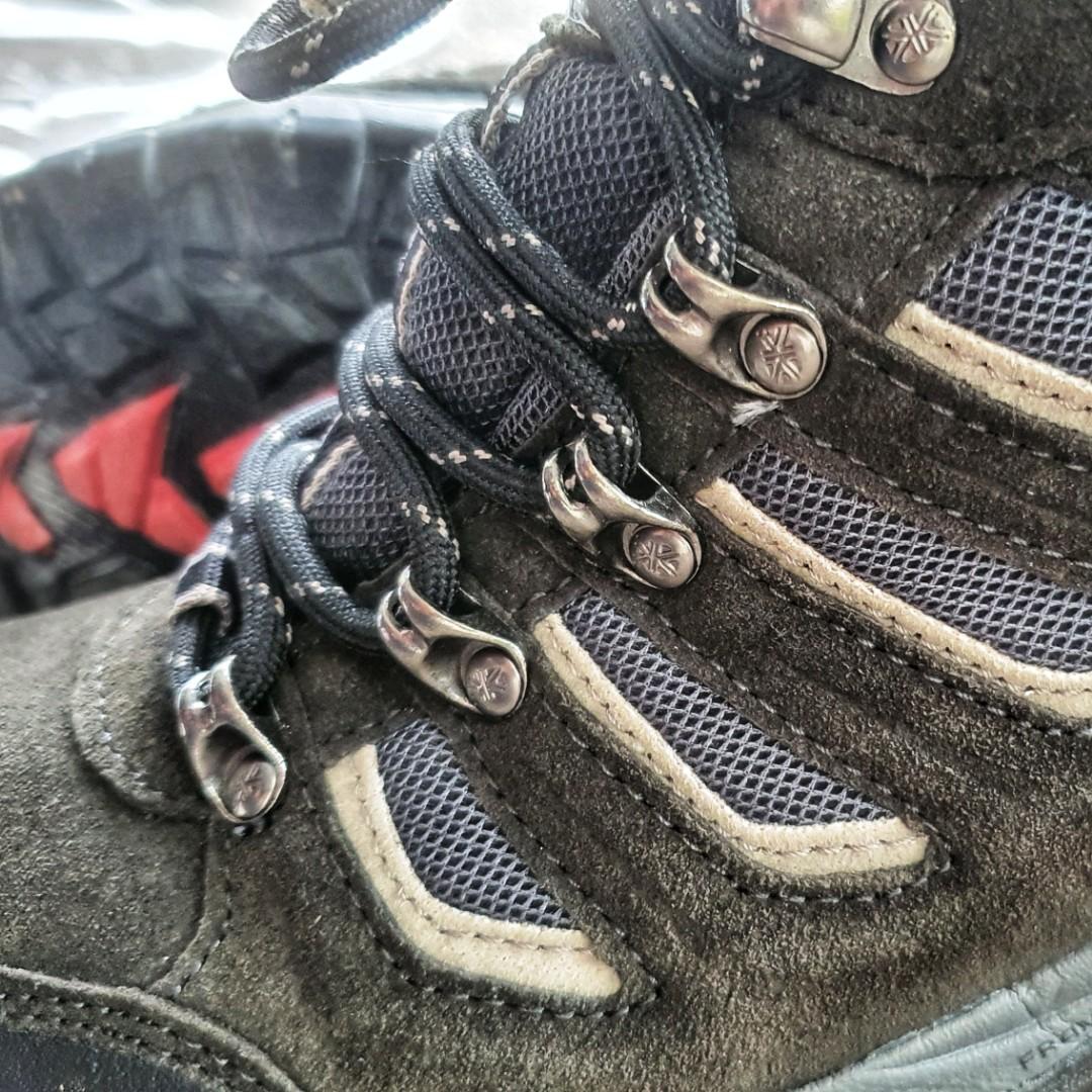 Karrimor Mount VIII Shoes Men s Fashion Footwear Boots on Carousell