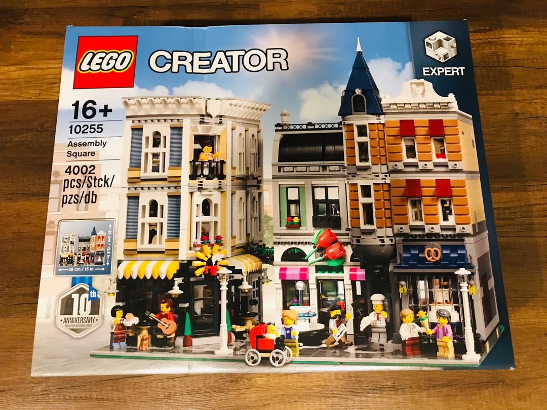 LEGO 10255 Creator Expert Modular Building Assembly Square