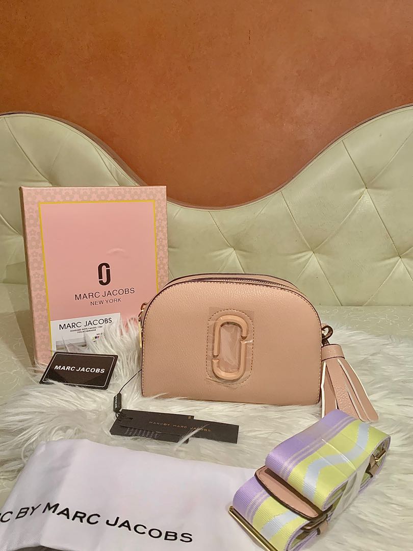How to spot a fake marc jacobs shutter bag, Luxury, Bags & Wallets on  Carousell