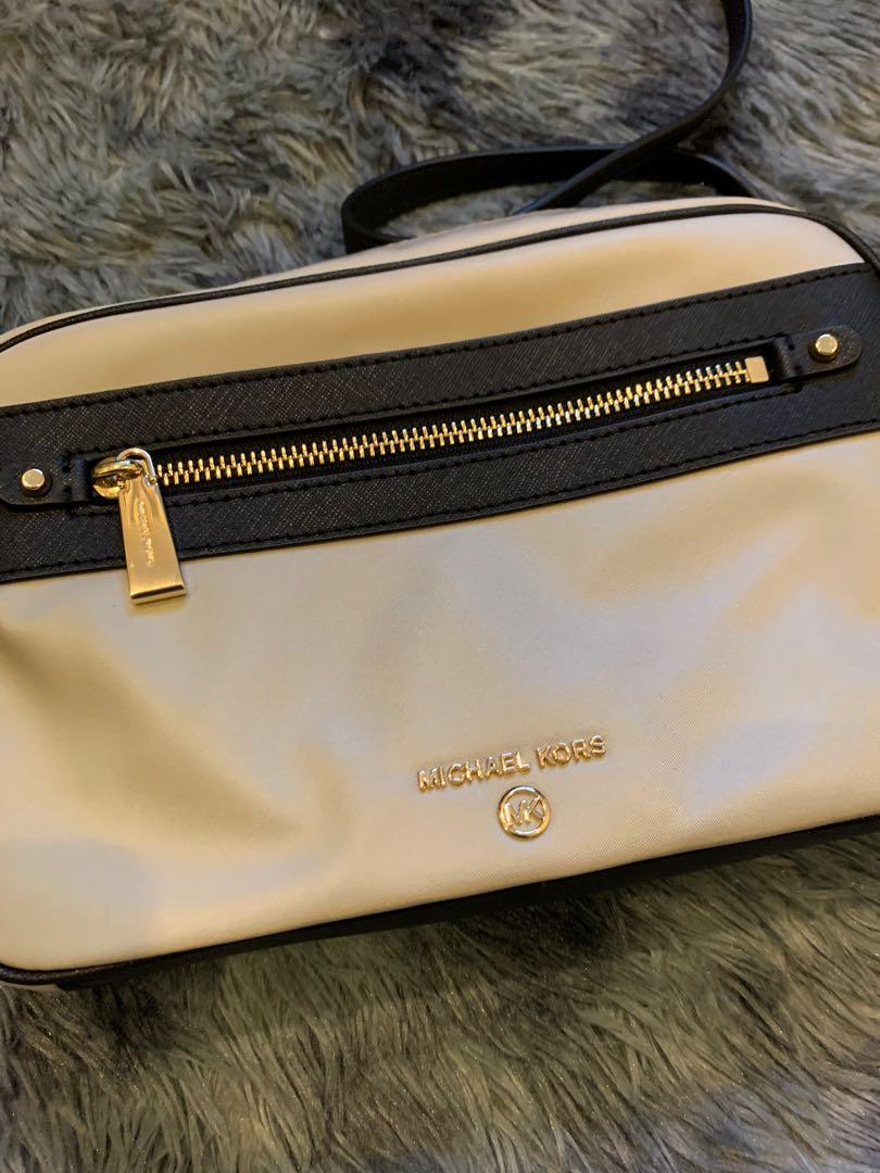 MICHAEL KORS LARGE NYLON GABARDINE CROSSBODY BAG, Women's Fashion, Bags