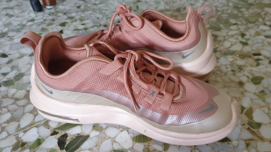 Nike Air Max Axis