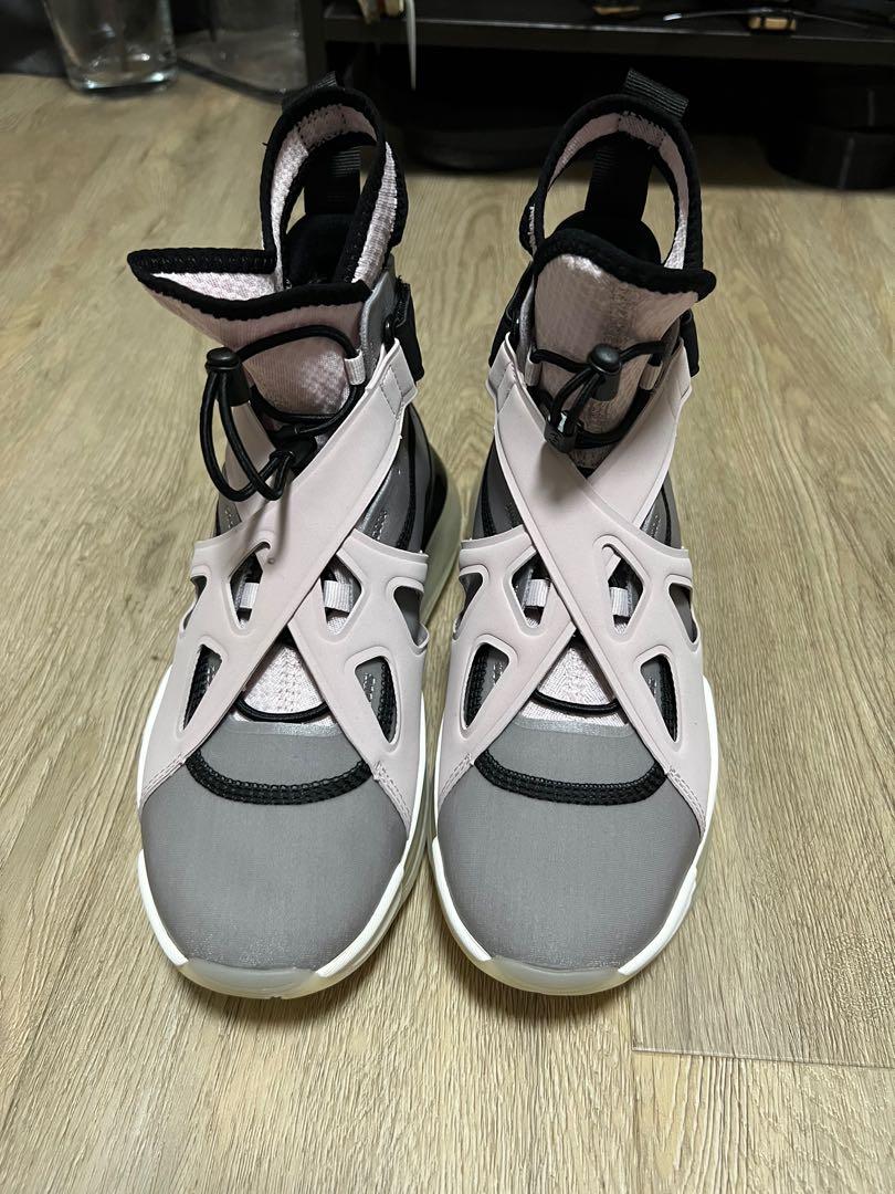 Nike air jordan latitude 720 hot sale