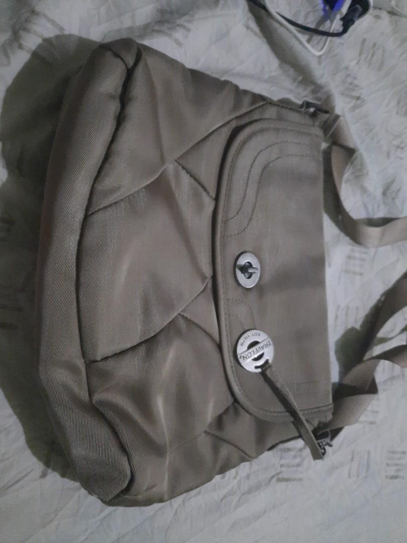 original travel on shoulder bag (Category: Shoulder Bags) located in San Fernando. Submitted by ainsley913 (Listing ID 1171618128, Image 1). Description: pre loved used but well taken cared of. no flaw. with RFID.