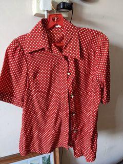 pearl button red polka top