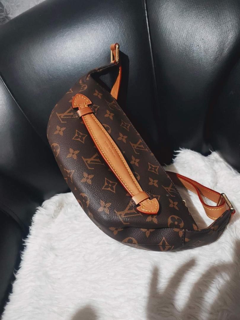 Preloved Lv mono belt bag (Category: Luxury Bags & Wallets) located in Cebu City. Submitted by day.98 (Listing ID 1171551822, Image 2). Description: 🇯🇵from japan surplus 🇯🇵genuine leather 🇯🇵coded 🇯🇵no flaws 🇯🇵with dust bag.