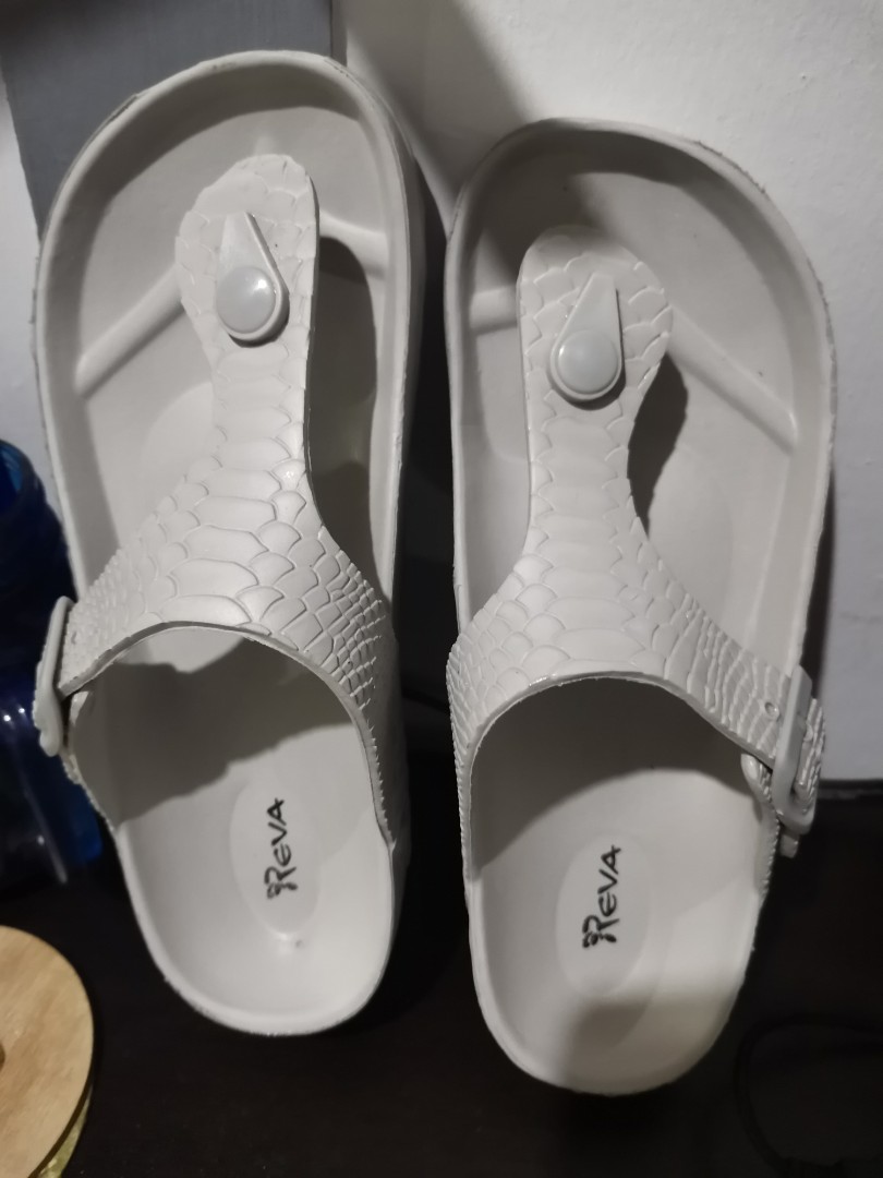 Reva slippers shop