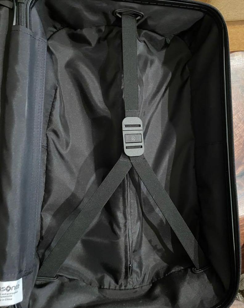 Samsonite Inova 20 inch spinner ( Silver), TV & Home Appliances, Other