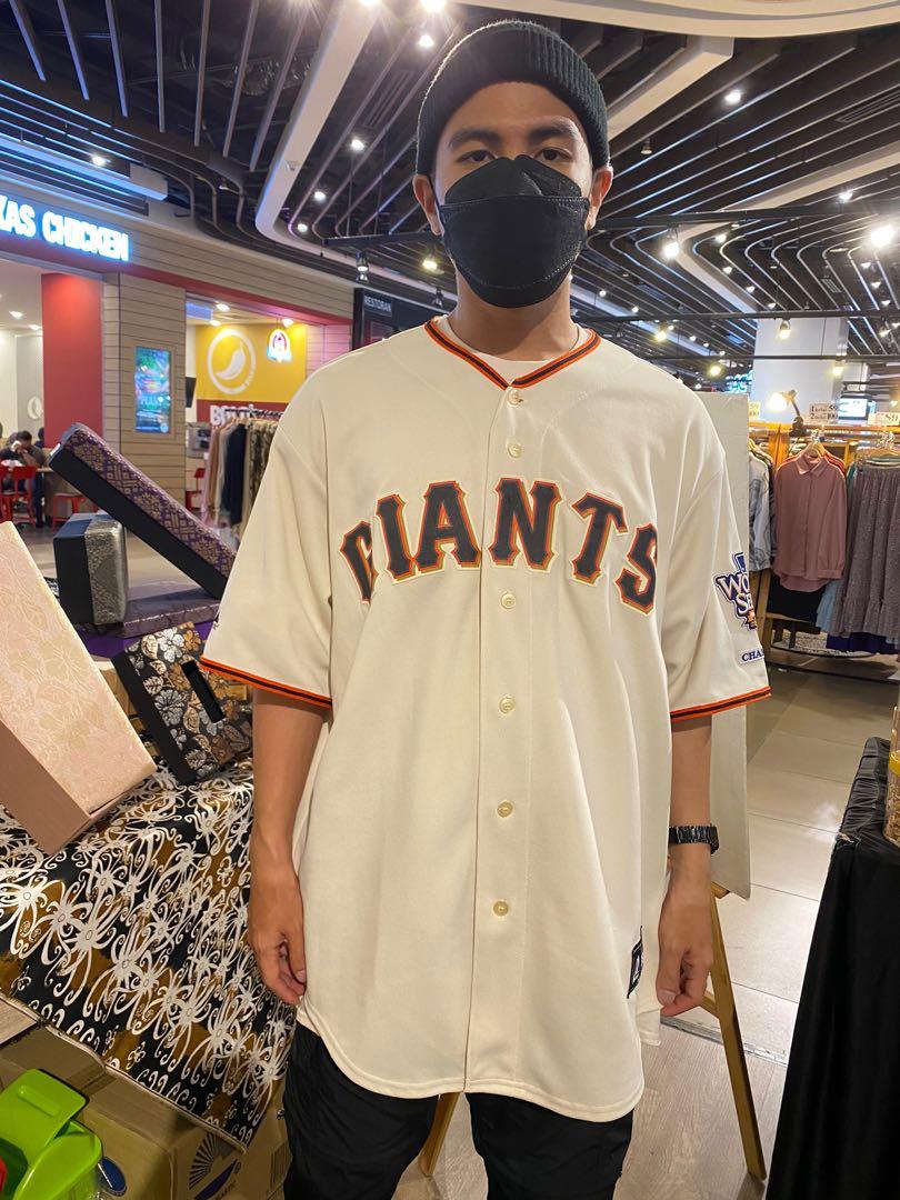 SF Giants Majestic (black tag), Men's Fashion, Activewear on Carousell