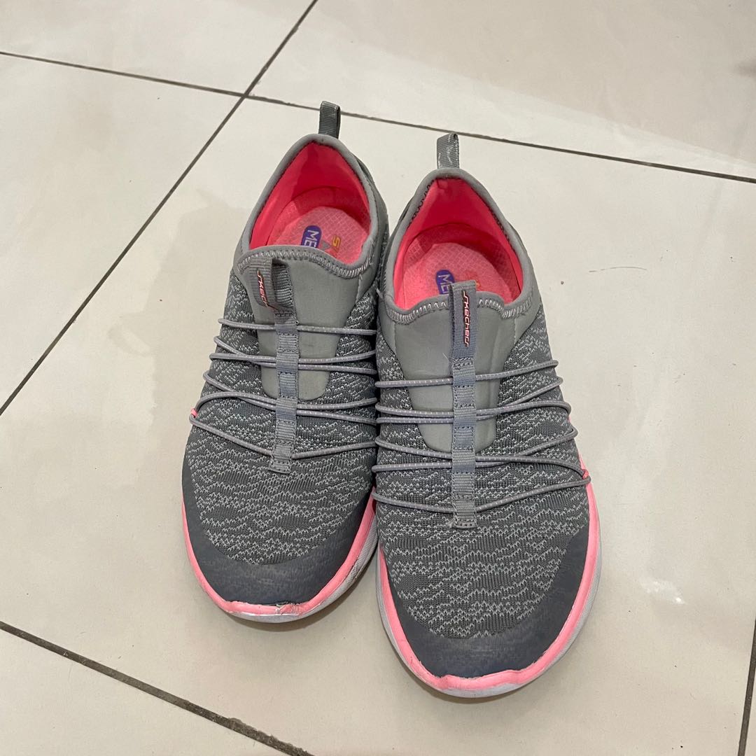 Sketcher Sepatu Sport