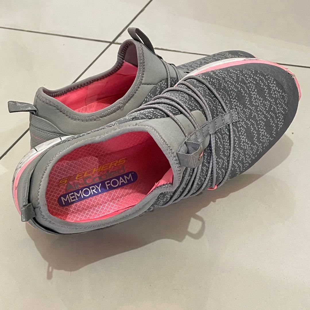 Sepatu discount sport sketcher