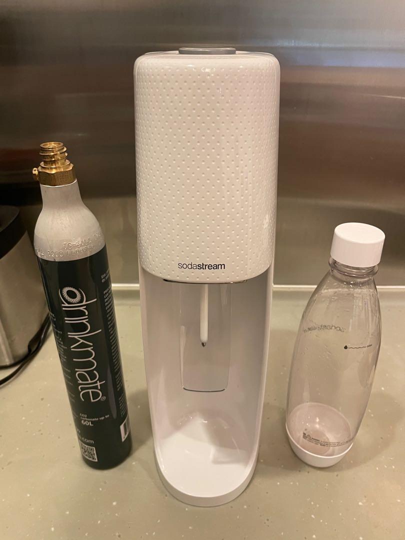Soda Stream + 2 gas cylinders + 1 bottle, TV & Home Appliances, Kitchen