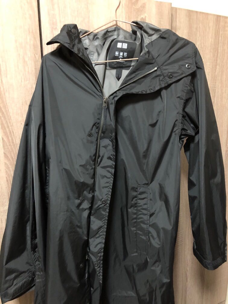 uniqlo rainwear