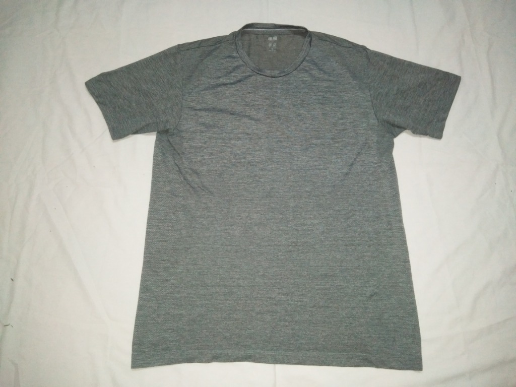 Uniqlo Grey Training T Shirt Xl Az3171 Men S Fashion Activewear On Carousell