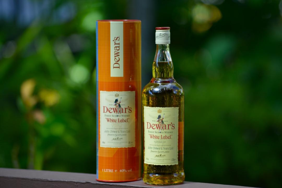 1L Dewars White Label Scotch Whisky, Food & Drinks, Alcoholic Beverages