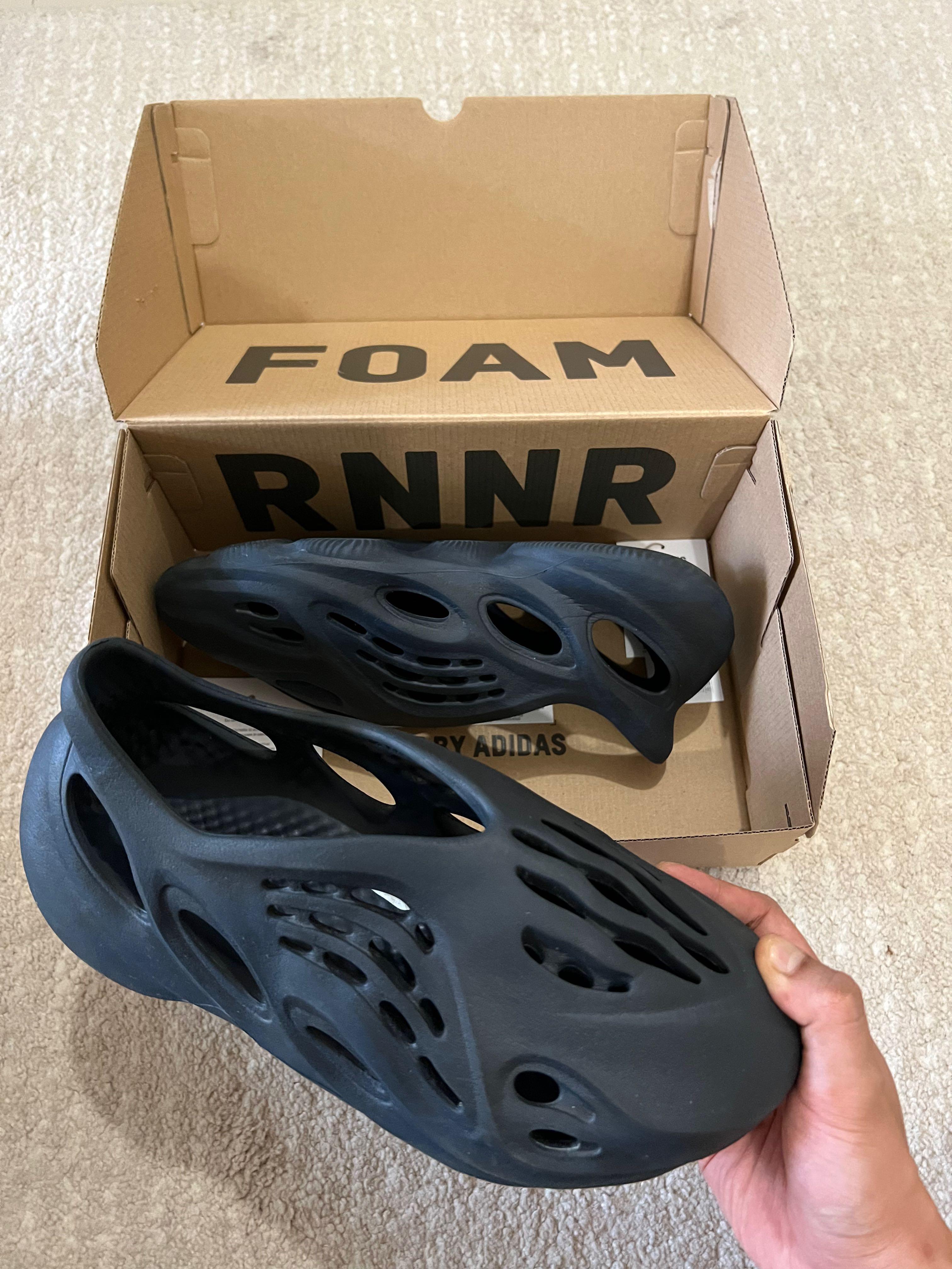 180 FAST DEAL] FOAM RUNNER YEEZY US9, Men's Fashion, Footwear, Sneakers on  Carousell