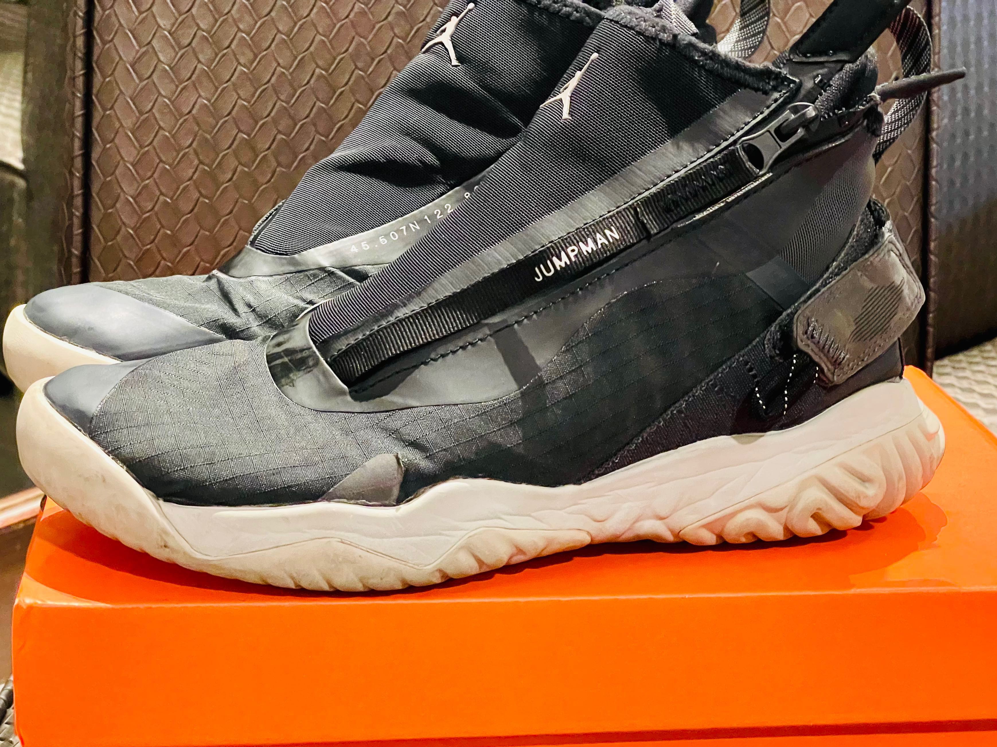 proto react z black