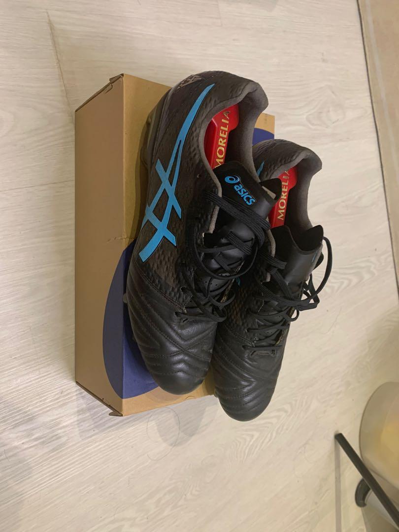 iniesta asics