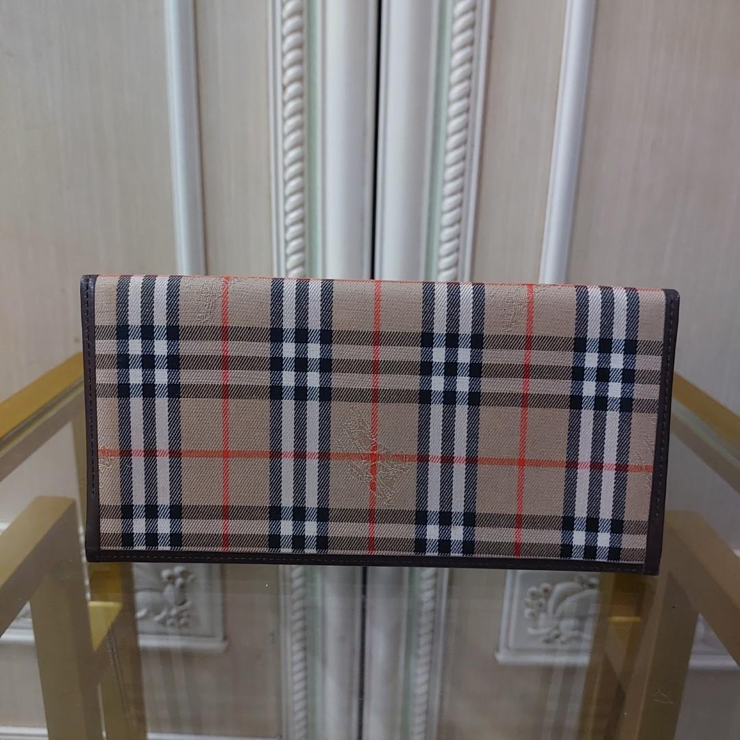 Authentic Burberry vintage long wallet (Category: Luxury Bags & Wallets) located in Binangonan. Submitted by makoleksyon (Listing ID 1175597908, Image 3). Description: excellent condition no flaws bought in Japan 💯% Authentic. Money back guarantee..