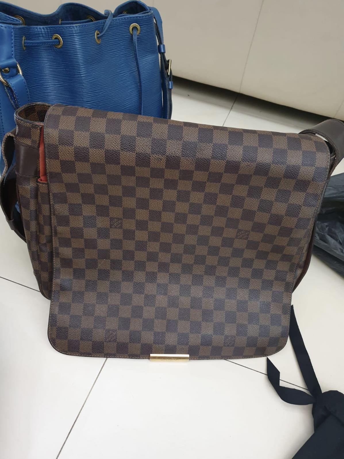✓Authentic Louis Vuitton Damier Ebene Bastille Messenger Bag