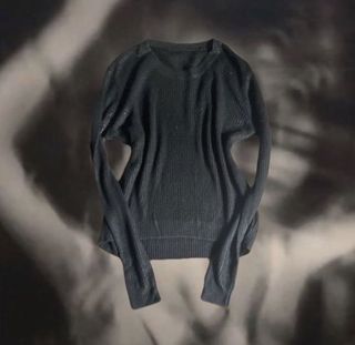 (Category: ) located in . Submitted by nirvys.closet (Listing ID 1175866982, Image 1). Description: .