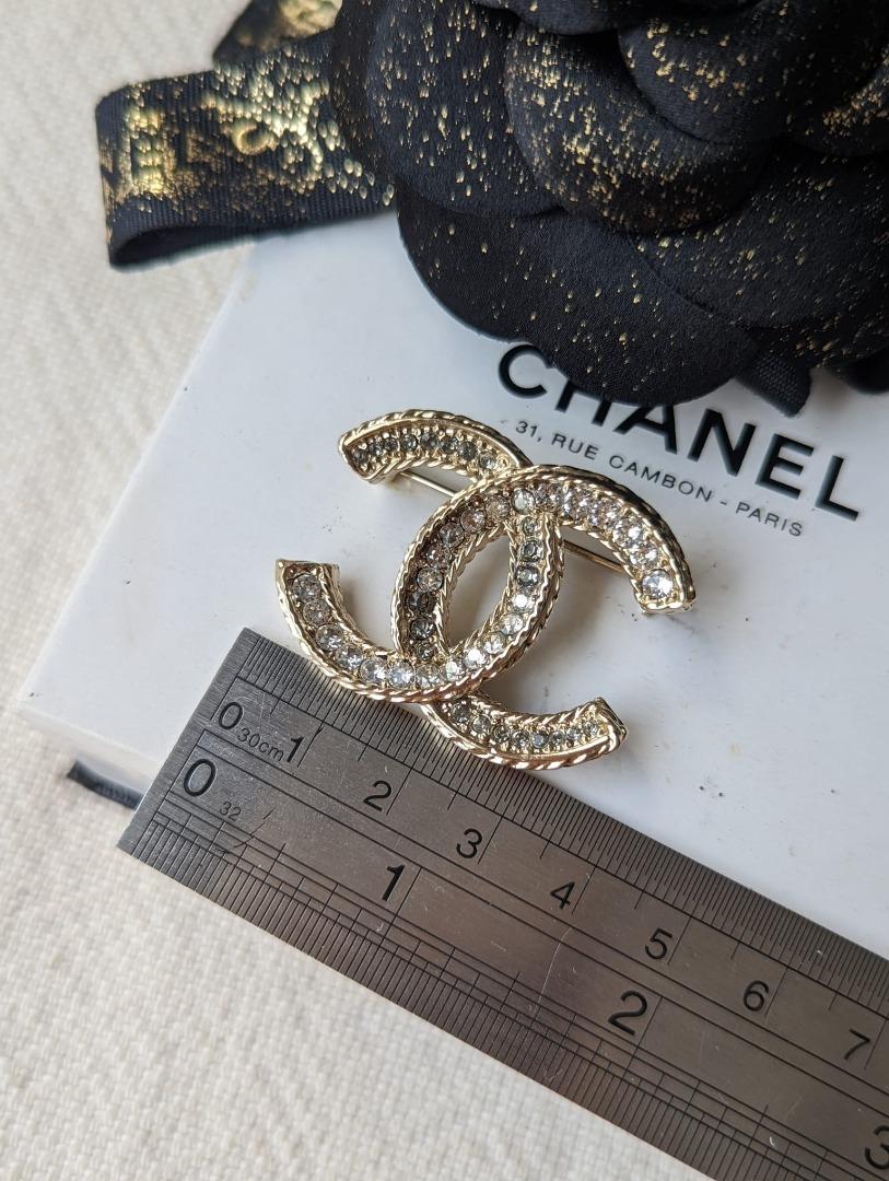 Chanel CC B14P Crystal Enamel Logo GHW Brooch, Women's Fashion, Jewelry &  Organisers, Brooches on Carousell