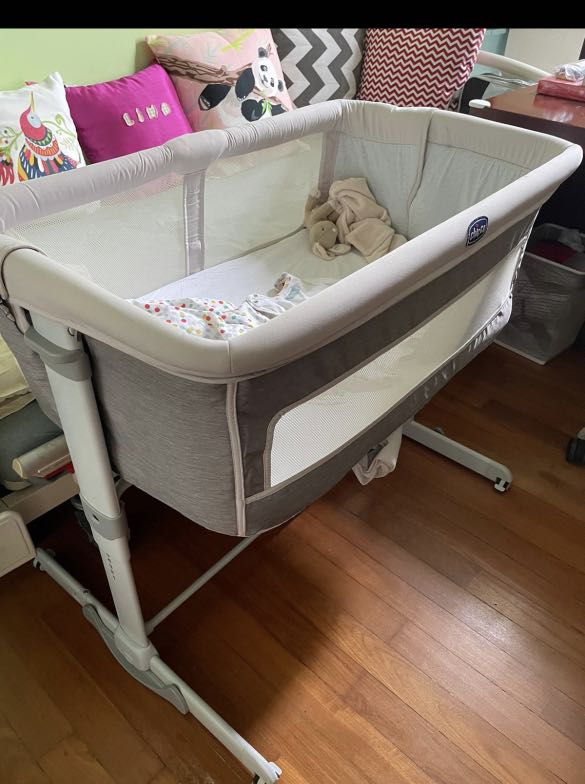 Chicco next to me dream crib, Babies & Kids, Baby Nursery & Kids