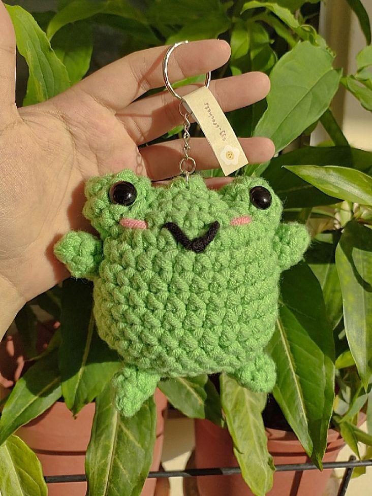 Crochet frog keychain Hobbies Toys Stationery Craft