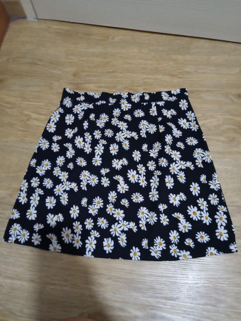 Daisy Mini Skirt, Women's Fashion, Bottoms, Skirts on Carousell
