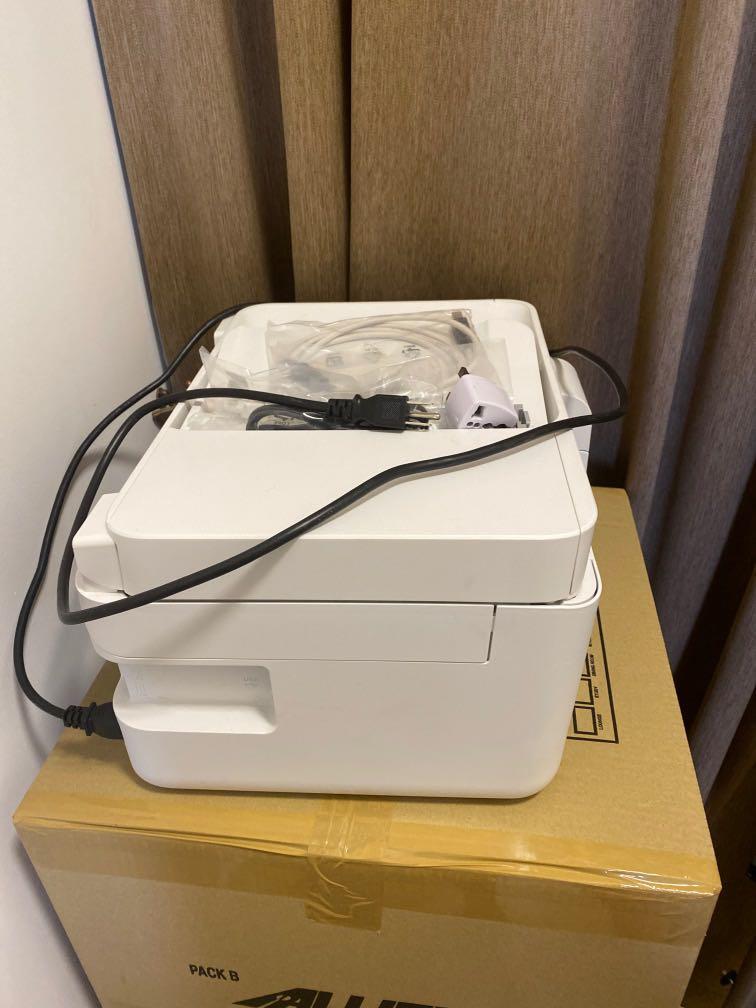 Epson Printer (Category: Printers, Scanners & Copiers) located in Singapore. Submitted by bpaulis (Listing ID 1175926097, Image 2). Description: Epson Printer, working well. 7/10 condition. Makes great copies, but prints 7/10. First one to come will get it. Pick up 449305 ASAP .