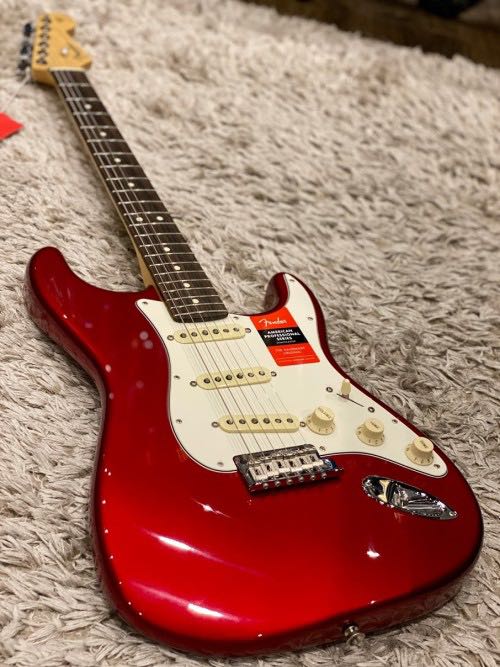 Fender stratocaster professional candy 2025 apple red