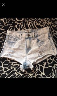 (Category: ) located in . Submitted by jhenz_27loopz (Listing ID 1175914269, Image 1). Description: .