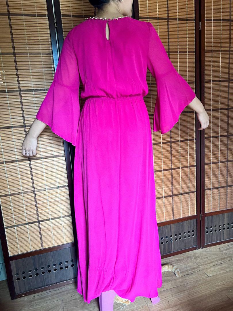 Fuschia Long Sleeved Chiffon Gown (Category: Evening dresses & gowns) located in Quezon City. Submitted by foundandfabled (Listing ID 1175898012, Image 2). Description: . ݁₊ ⊹ . ݁ Fuschia Gown ݁ . ⊹ ₊ ݁. ✾ This dress is good as new! I only wore it once for a school play. ✾ The brand of this dress is Nichii. ✾ It says Medium on tag but it can fit to large. ✾ The gold chain neckline is still intact and has no damage. ✾ The fabric of this dress is c