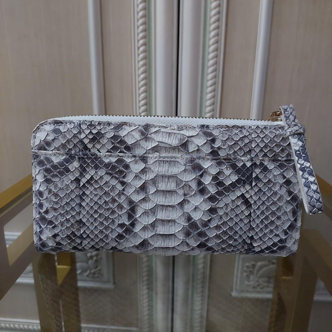 Genuine snake skin long wallet (Category: Luxury Bags & Wallets) located in Binangonan. Submitted by makoleksyon (Listing ID 1175595791, Image 2). Description: brand new condition no flaws bought in Japan.