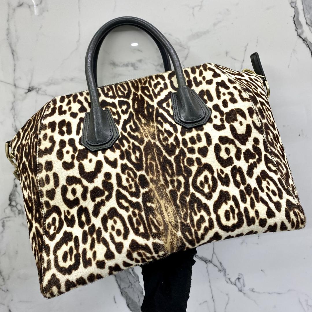 Givenchy antigona leopard top