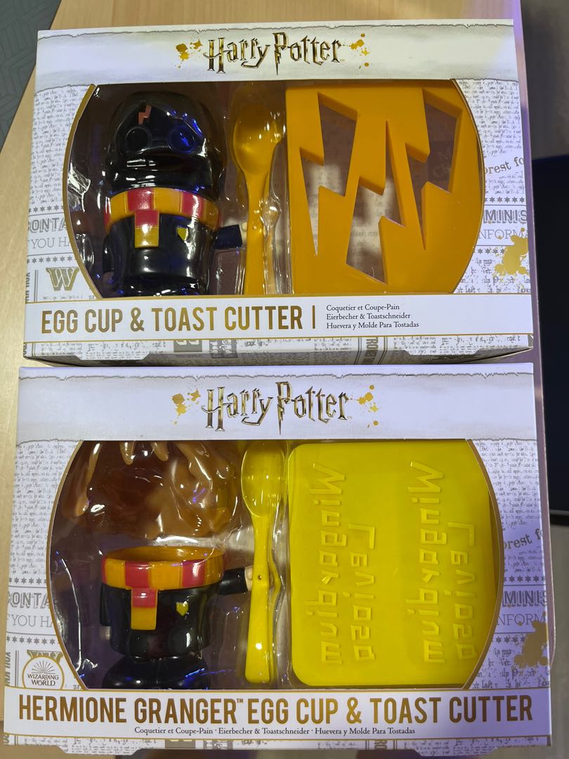 Harry Potter Egg cup & Toast cutter, Hobbies & Toys, Memorabilia