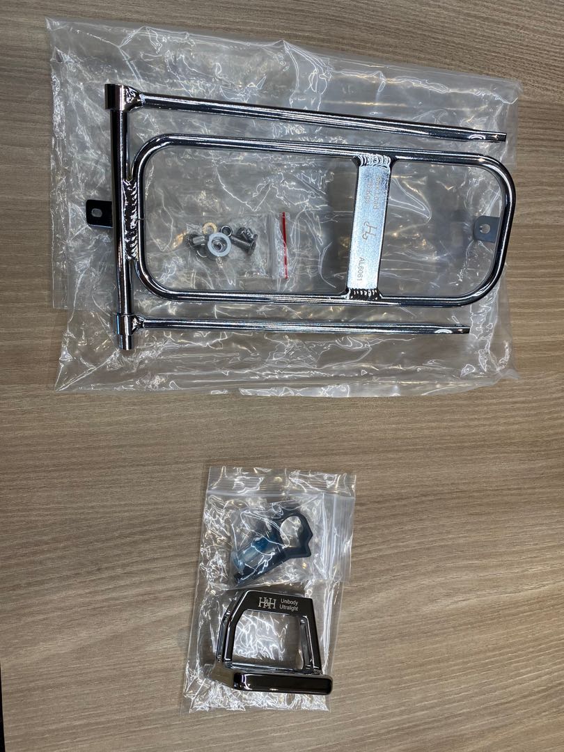 H&H rack and front carrier block set chrome, Sports Equipment