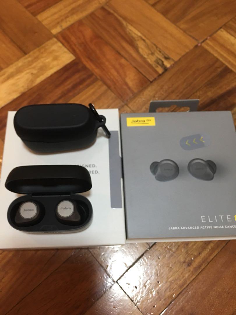 Jabra Elite 85T (Category: Earphones) located in Navotas City. Submitted by _strawberrymelon (Listing ID 1175926681, Image 2). Description: Used Good as new Complete with receipt RFS: Need funds.