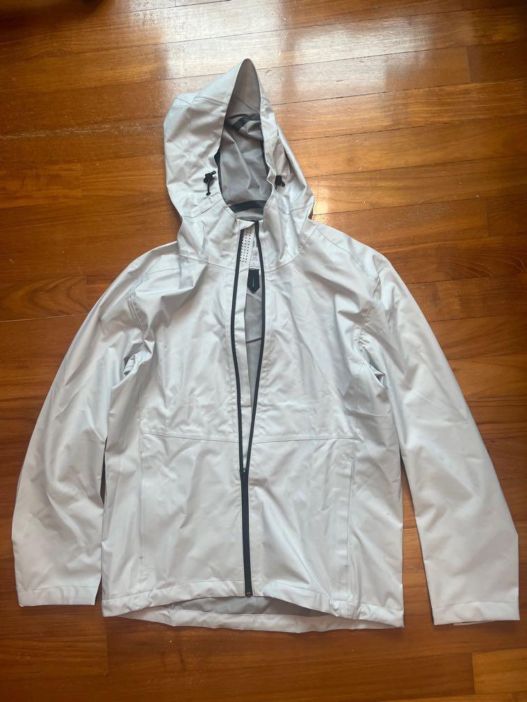 Lightweight waterproof jacket size L 