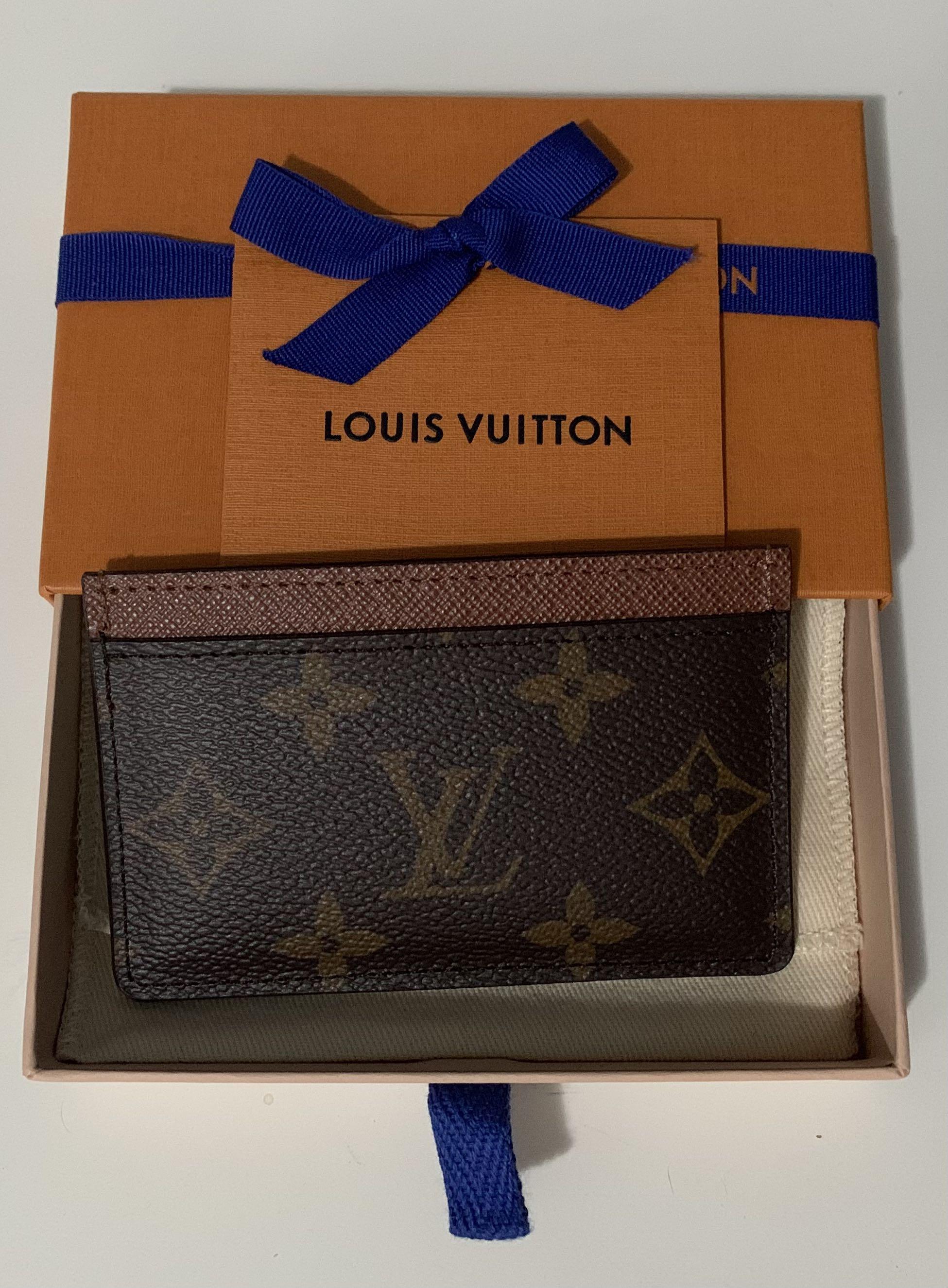 Louis Vuitton Double Card Holder (M62170), Men's Fashion, Watches &  Accessories, Wallets & Card Holders on Carousell