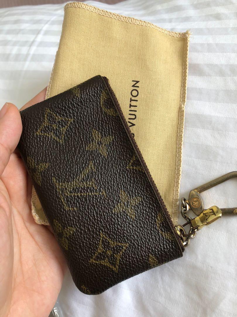 Louis Vuitton Key Cles (Category: Luxury Bags & Wallets) located in San Fernando. Submitted by AuthenticFindsbylei (Listing ID 1175870813, Image 2). Description: Louis Vuitton Key Cles Good condition, dirt inside code: 0990ET made in France. Authentic Only with dustbag.