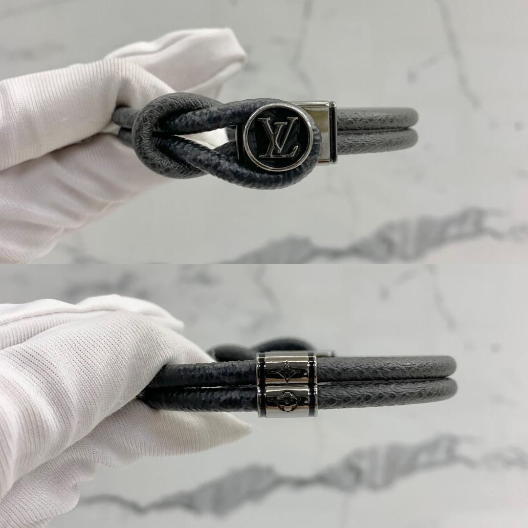 Shop Louis Vuitton Loop it bracelet (M6780E) by salutparis