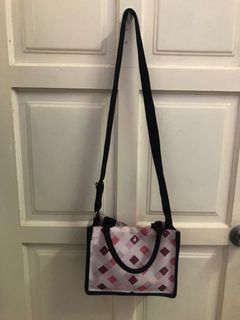 (Category: ) located in . Submitted by allyraz (Listing ID 1175894742, Image 1). Description: .
