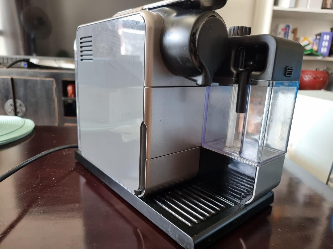 Nespresso Lattissima Touch with built in Milk Frother and 25 coffee