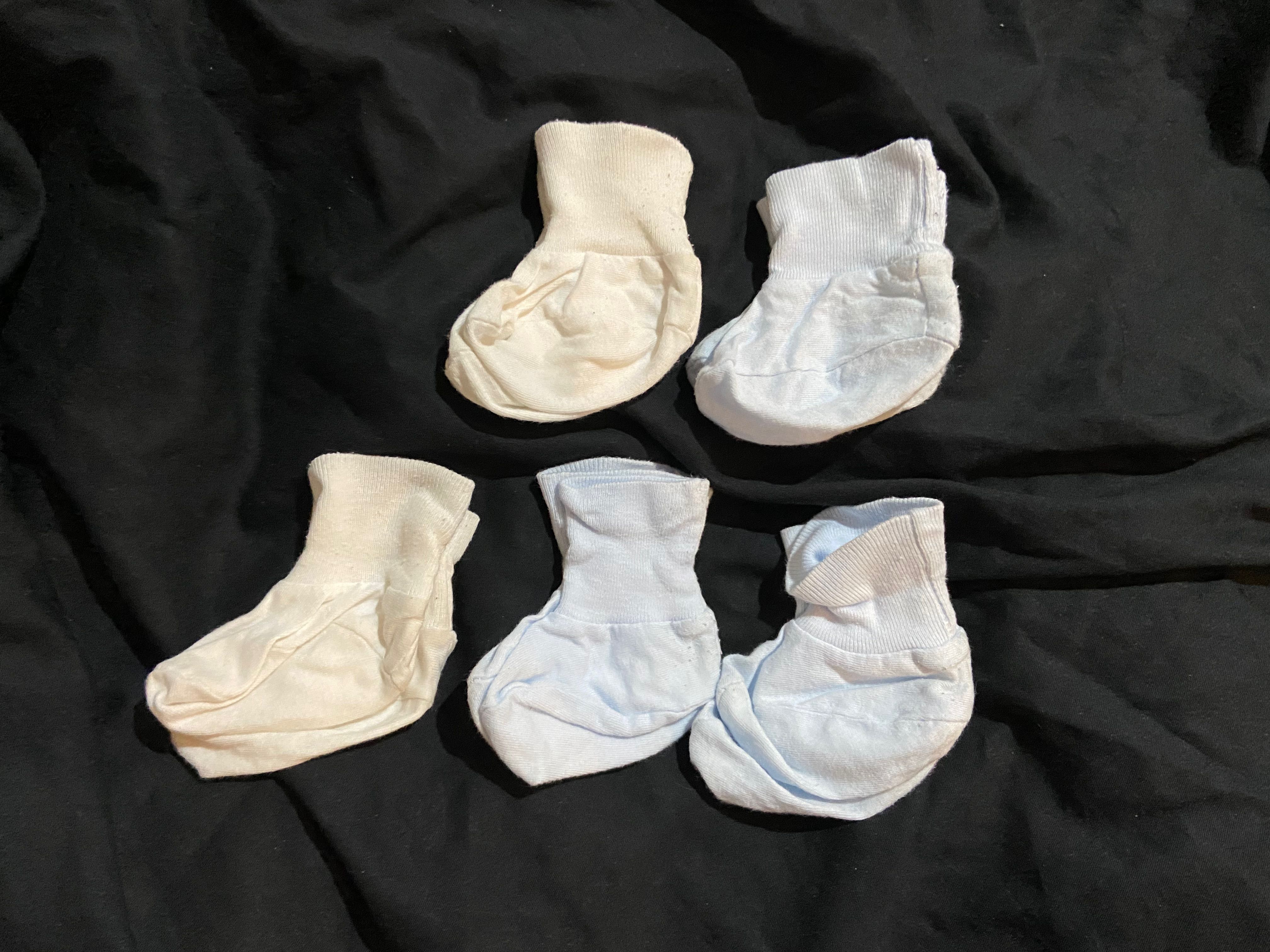 Newborn Footsies, Babies & Kids, Babies & Kids Fashion on Carousell