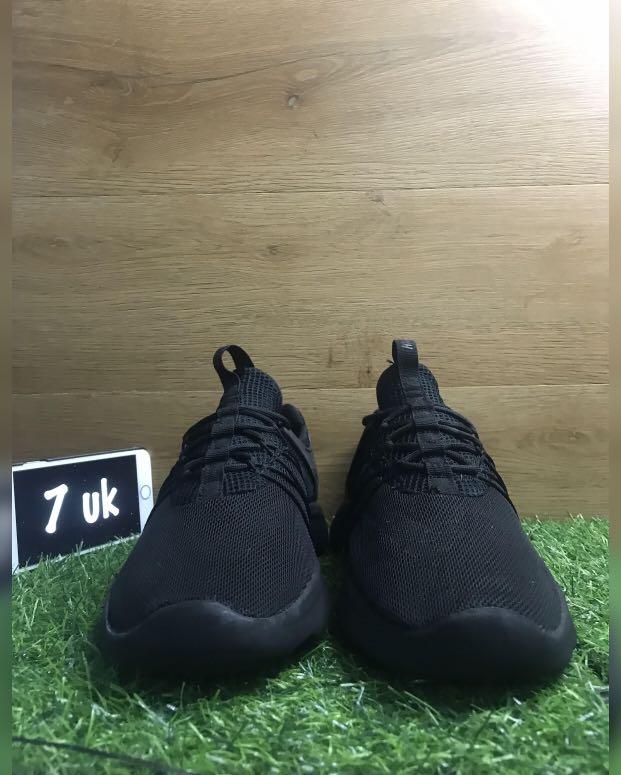 Nike Darwin Triple Black