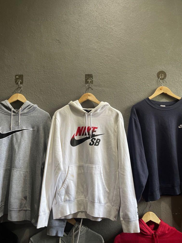Nike sb deals white hoodie