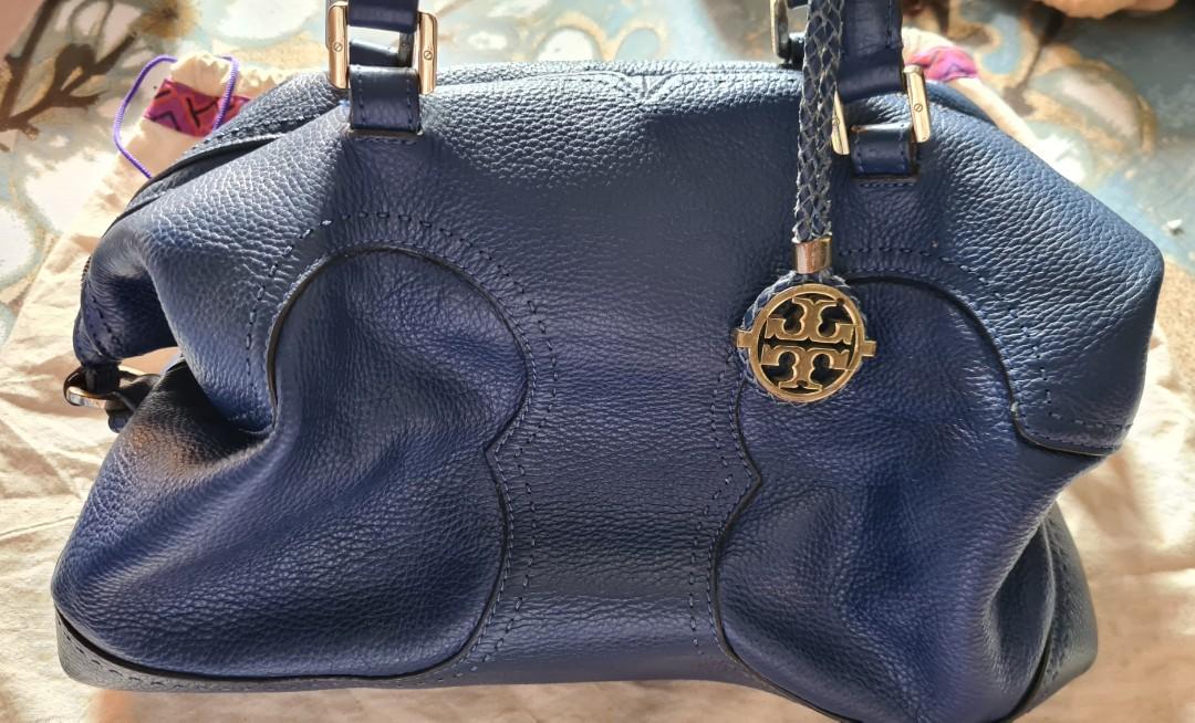 PRELOVED Tory Burch Doctor's bag (Category: Luxury Bags & Wallets) located in Rizal. Submitted by gannda (Listing ID 1175884040, Image 2). Description: .