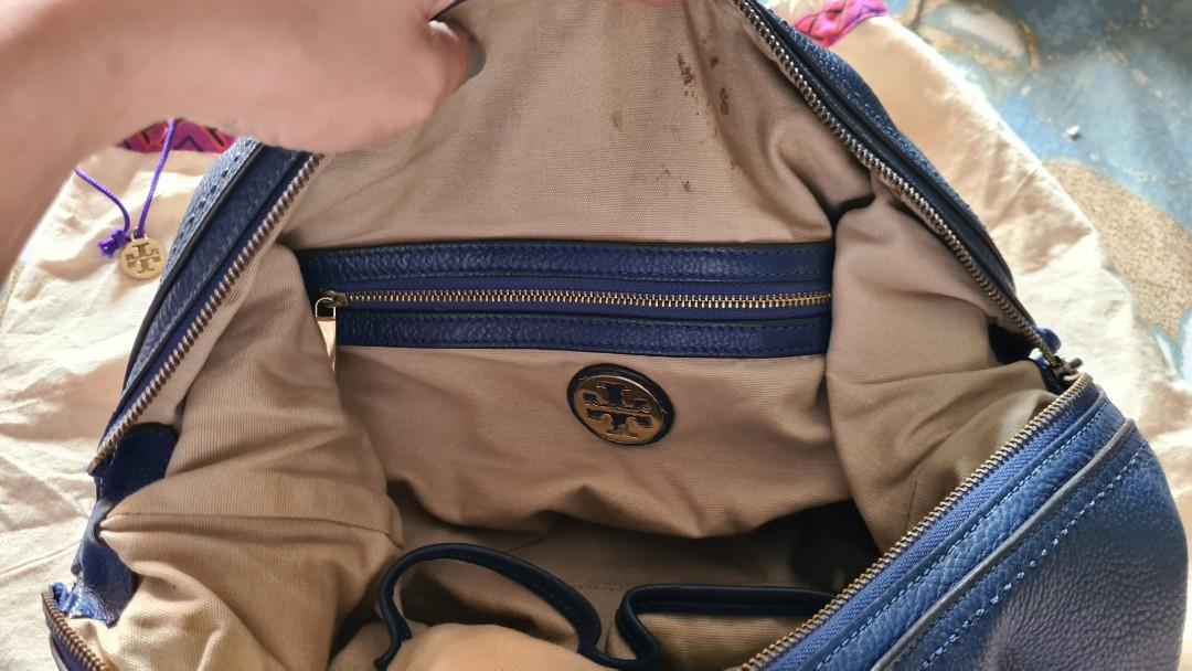 PRELOVED Tory Burch Doctor's bag (Category: Luxury Bags & Wallets) located in Rizal. Submitted by gannda (Listing ID 1175884040, Image 3). Description: .